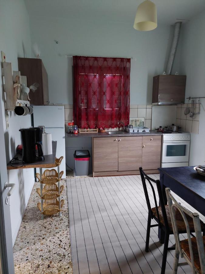 Nala'S House Apartment Leonídion Екстериор снимка