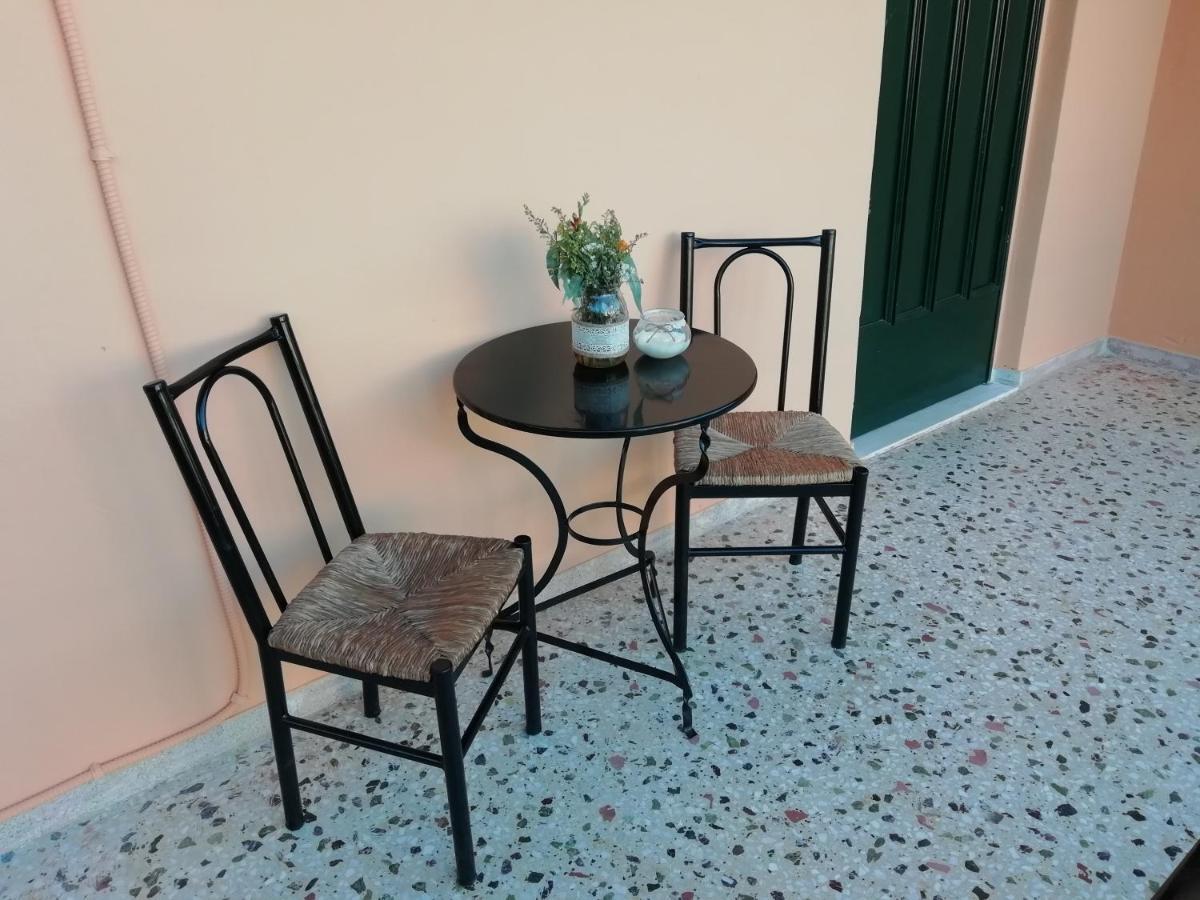 Nala'S House Apartment Leonídion Екстериор снимка